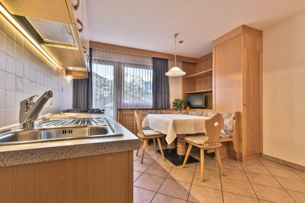 Appartamenti Vilin St. Kassian Zimmer foto